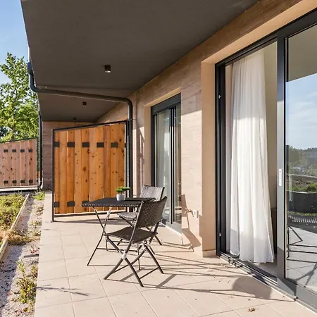 Garden Apartment *
